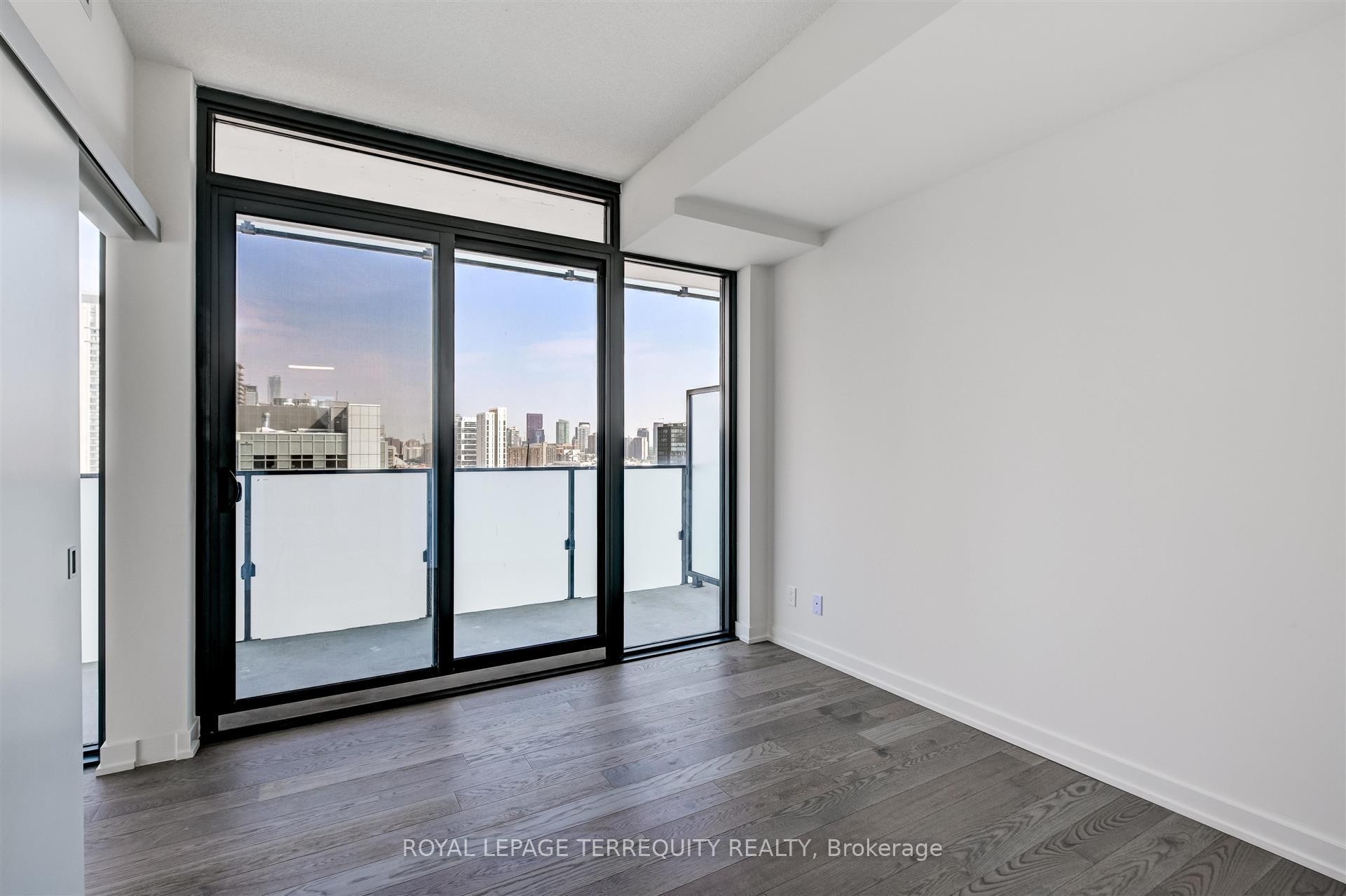 2911-25 Richmond Street E, Toronto, ON - Indoor Photo Showing Other Room