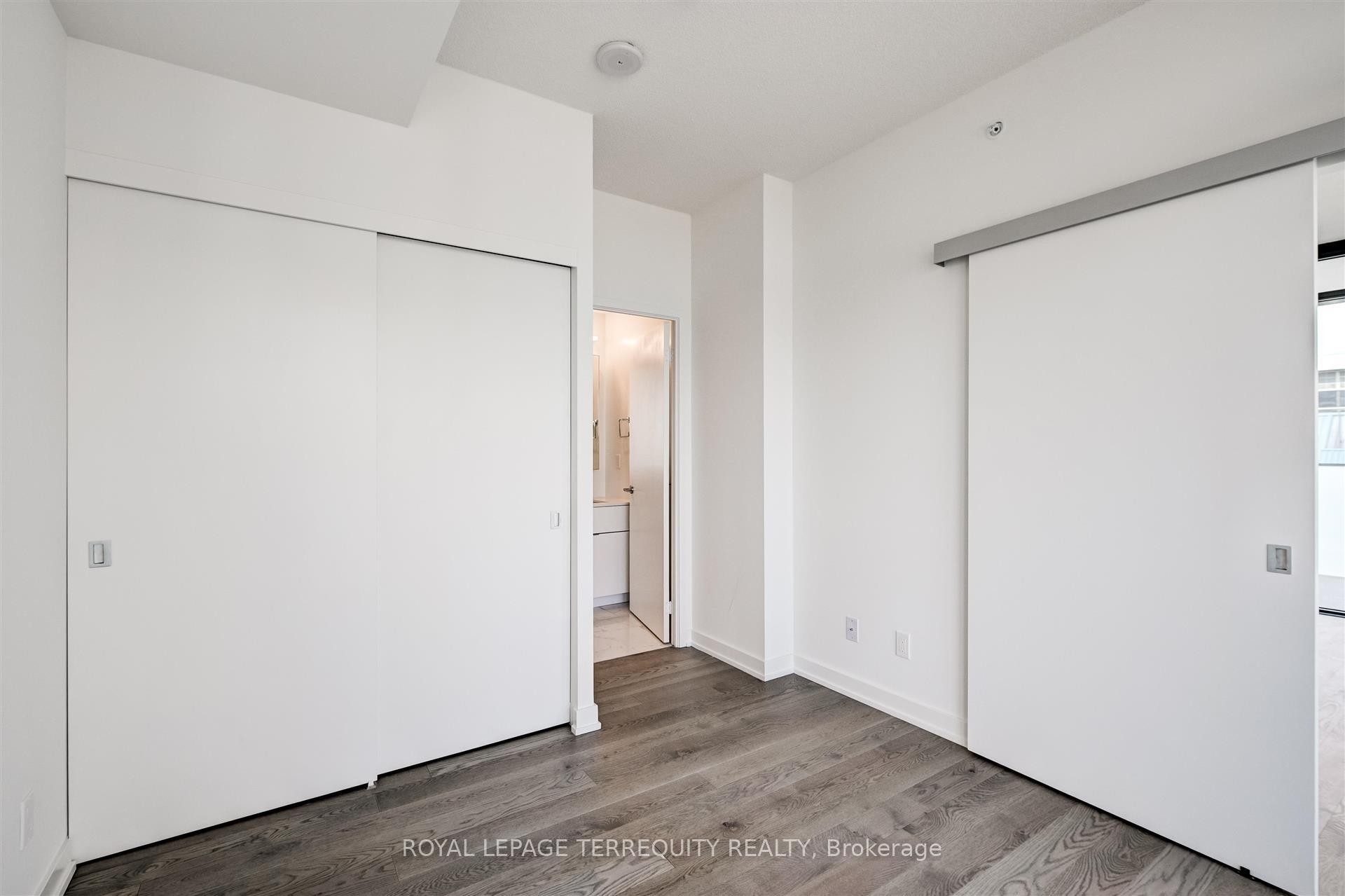 2911-25 Richmond Street E, Toronto, ON - Indoor Photo Showing Other Room