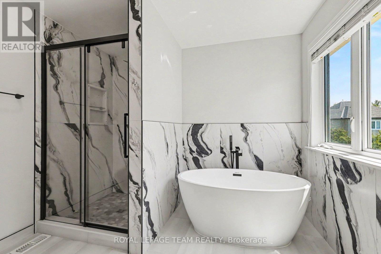 Primary En Suite Bath and shower - wow - 65 Osprey Crescent, Ottawa, ON