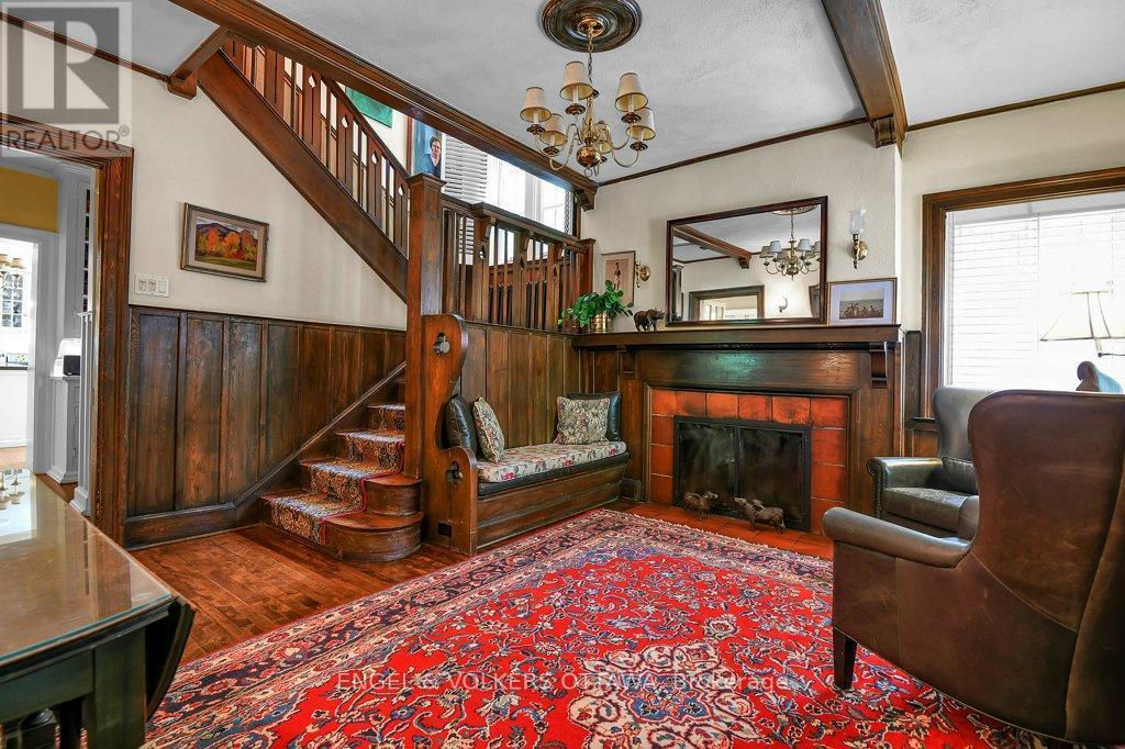 202 Cloverdale Road, Ottawa, ON - Indoor With Fireplace