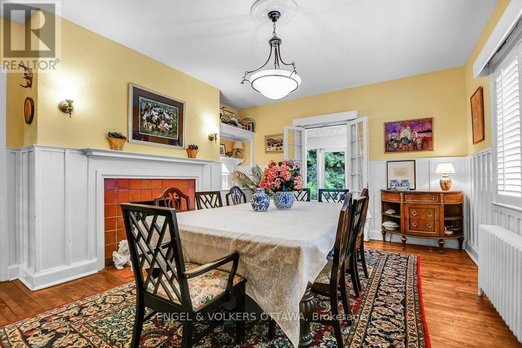 202 Cloverdale Road, Ottawa, ON - Indoor Photo Showing Dining Room