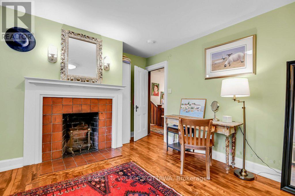 202 Cloverdale Road, Ottawa, ON - Indoor With Fireplace