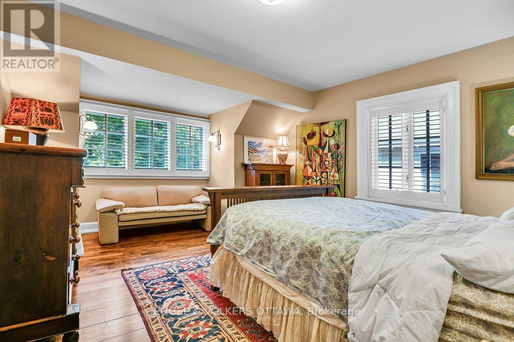 202 Cloverdale Road, Ottawa, ON - Indoor Photo Showing Bedroom