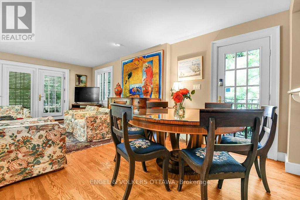 202 Cloverdale Road, Ottawa, ON - Indoor Photo Showing Dining Room