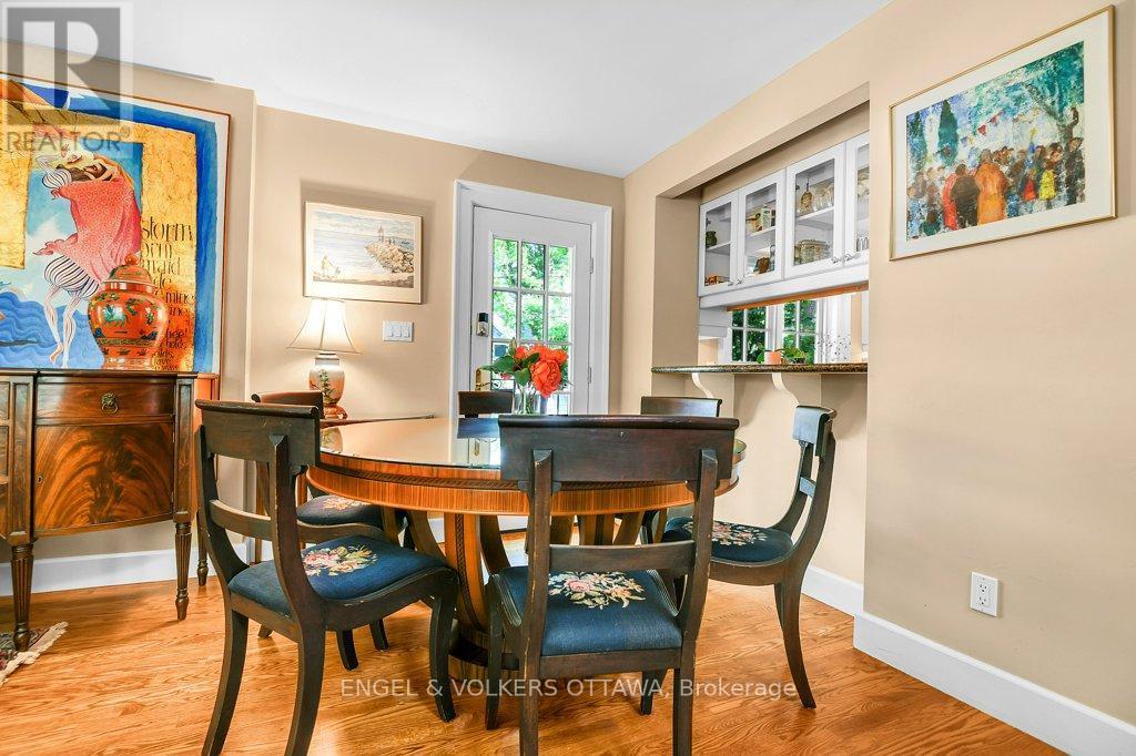 202 Cloverdale Road, Ottawa, ON - Indoor Photo Showing Dining Room
