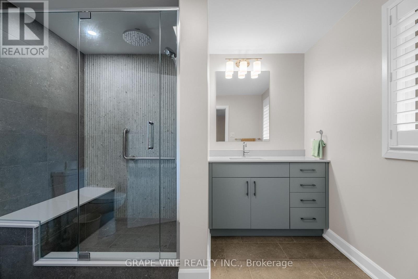2201 Braeside Avenue, Ottawa, ON - Indoor Photo Showing Bathroom