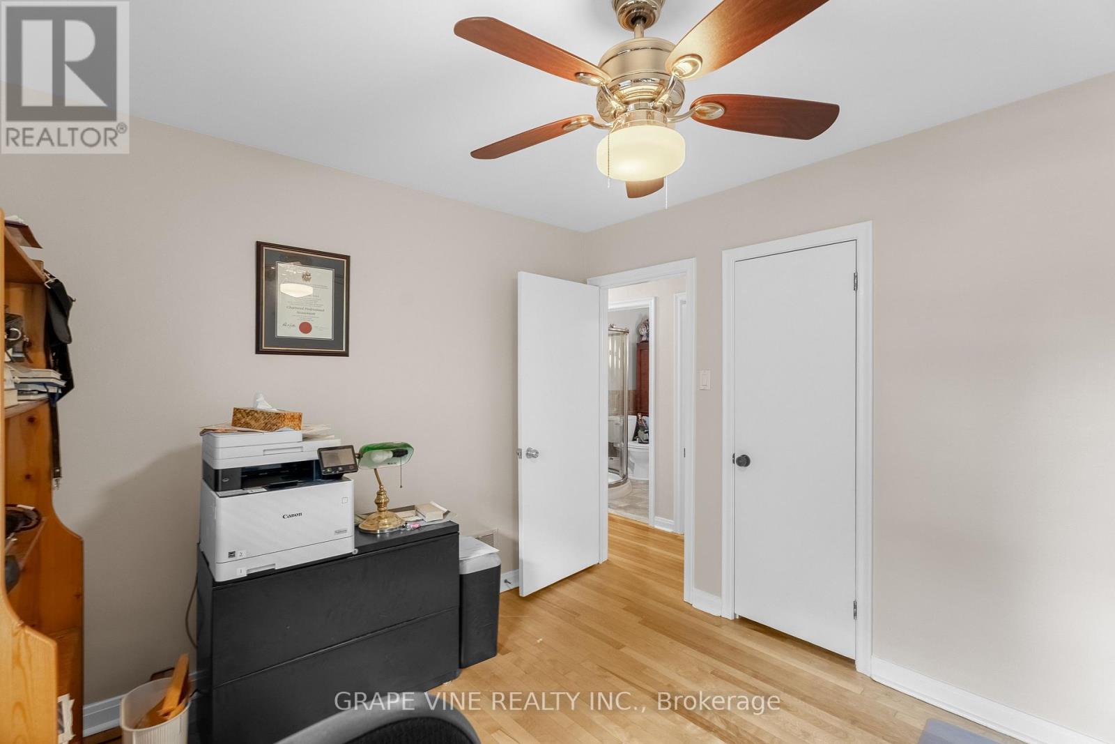 2201 Braeside Avenue, Ottawa, ON - Indoor