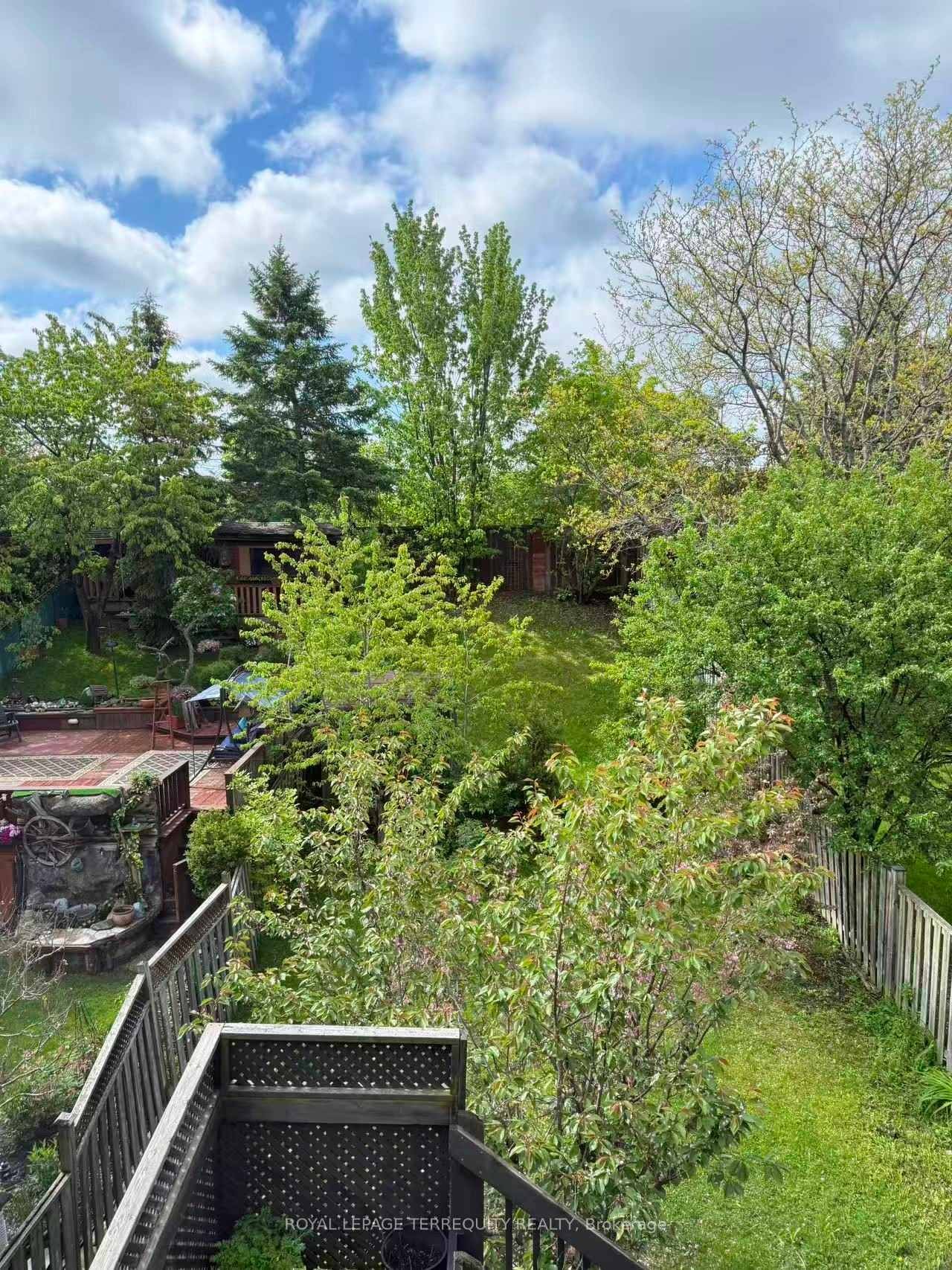 304 Charlton Avenue, Vaughan, ON - Outdoor
