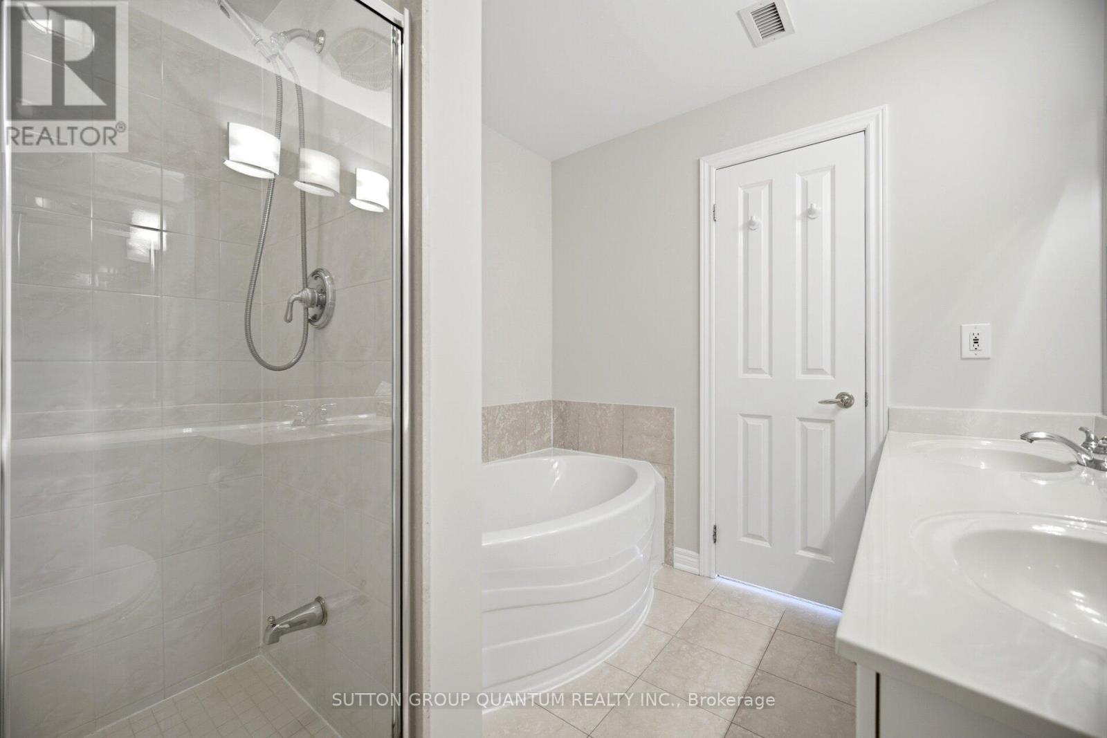 503 - 50 Old Mill Road, Oakville, ON - Indoor Photo Showing Bathroom