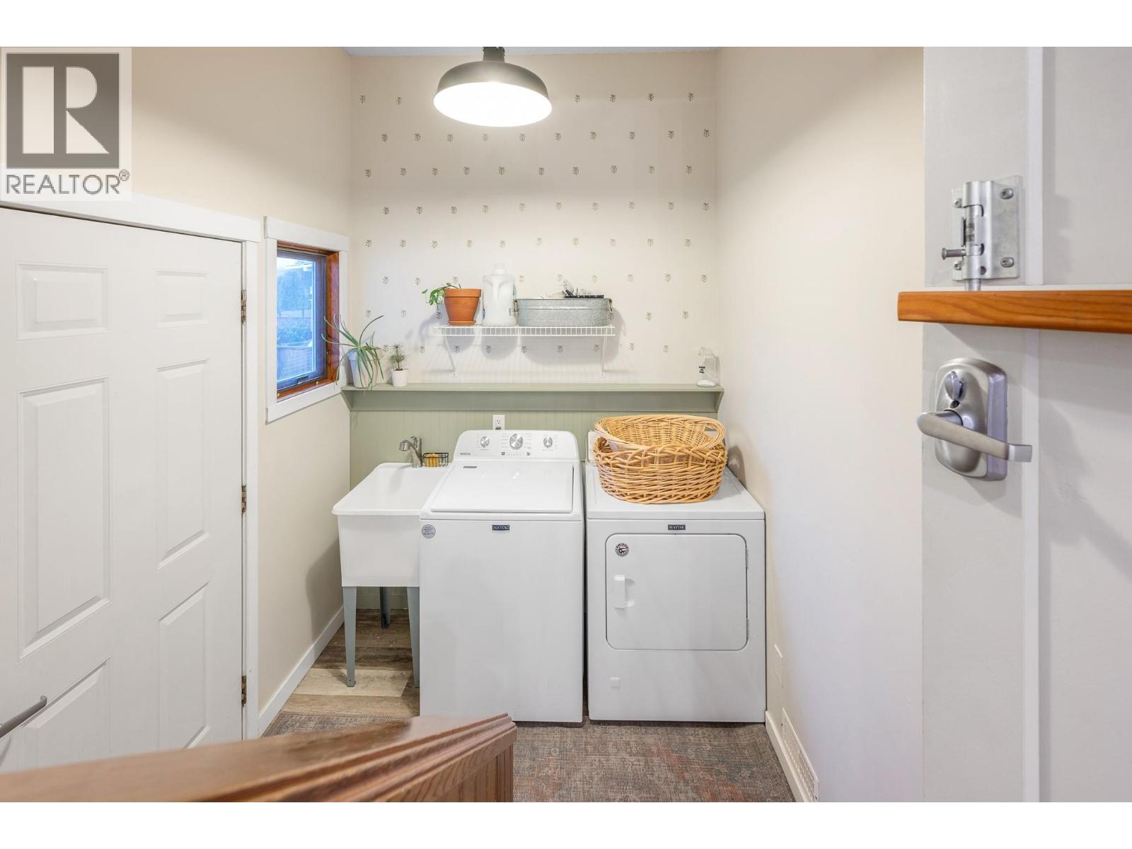 Main Home - Laundry - 302 Bass Avenue, Enderby, BC - Indoor Photo Showing Laundry Room