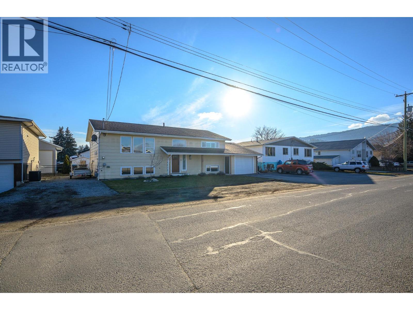 302 Bass Avenue, Enderby, BC - Outdoor With Facade