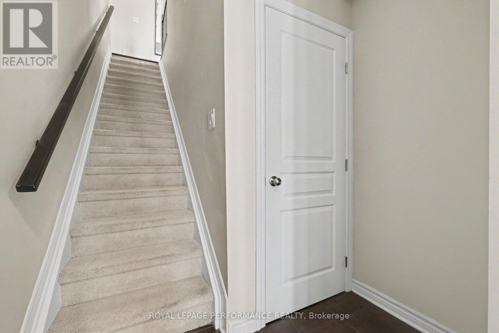 220 Pembina Private, Ottawa, ON - Indoor Photo Showing Other Room