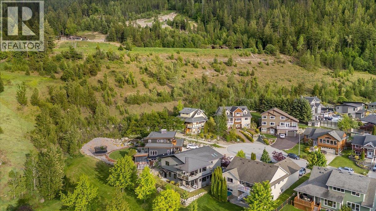 530 Foster Place, Nelson, BC - Outdoor With View