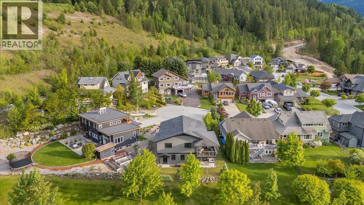 530 Foster Place, Nelson, BC - Outdoor With View