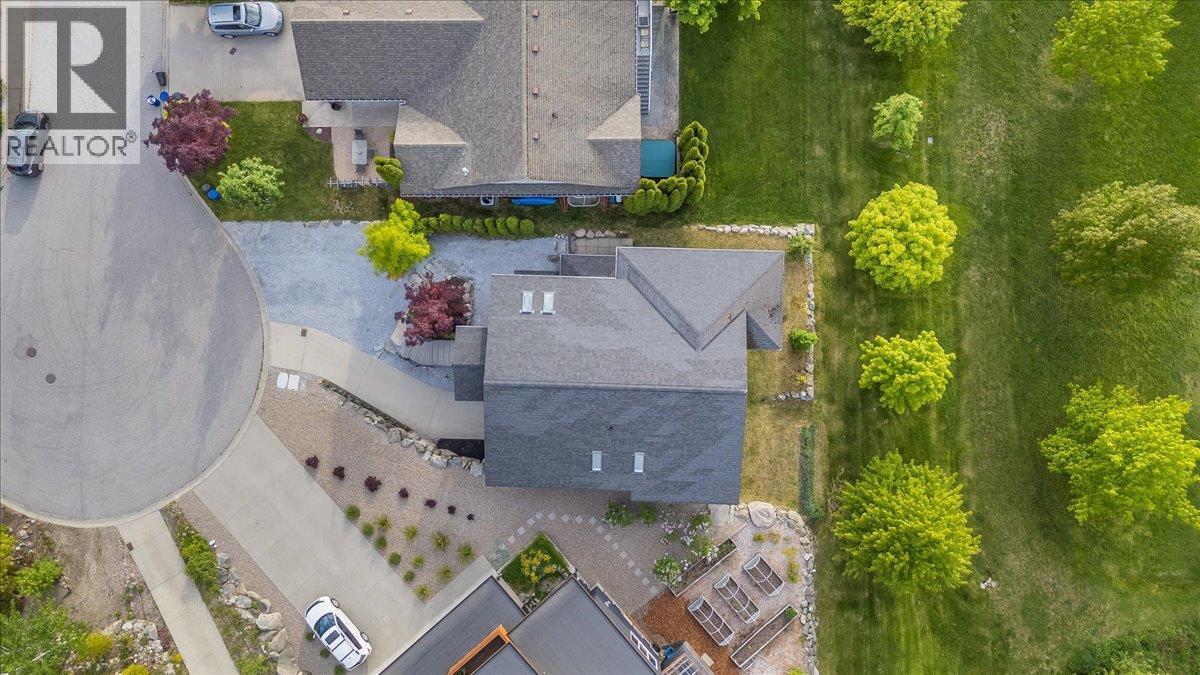 530 Foster Place, Nelson, BC - Outdoor With View