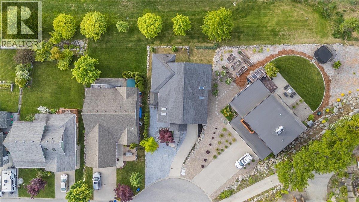 530 Foster Place, Nelson, BC - Outdoor With View