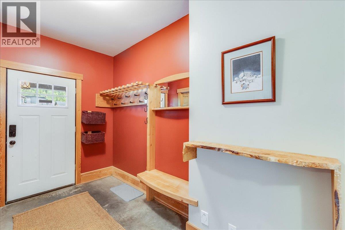 530 Foster Place, Nelson, BC - Indoor Photo Showing Other Room