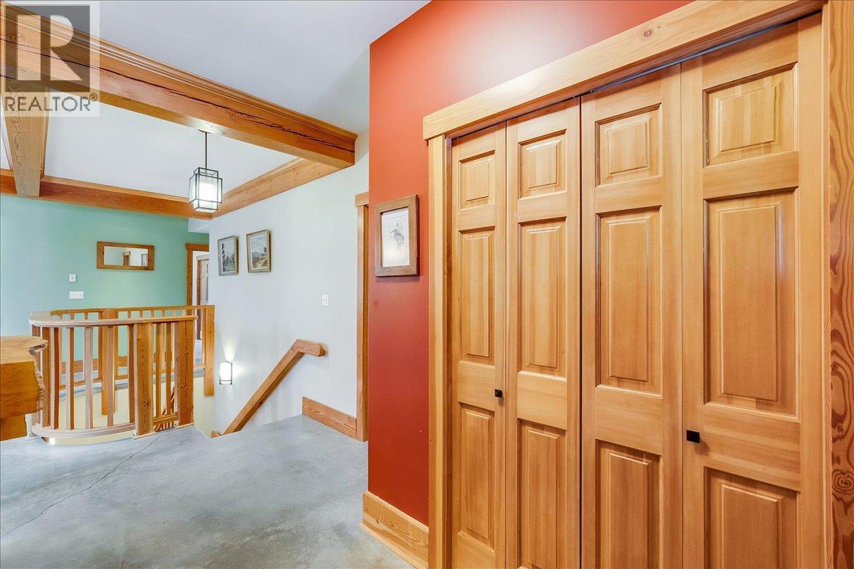 530 Foster Place, Nelson, BC - Indoor Photo Showing Other Room