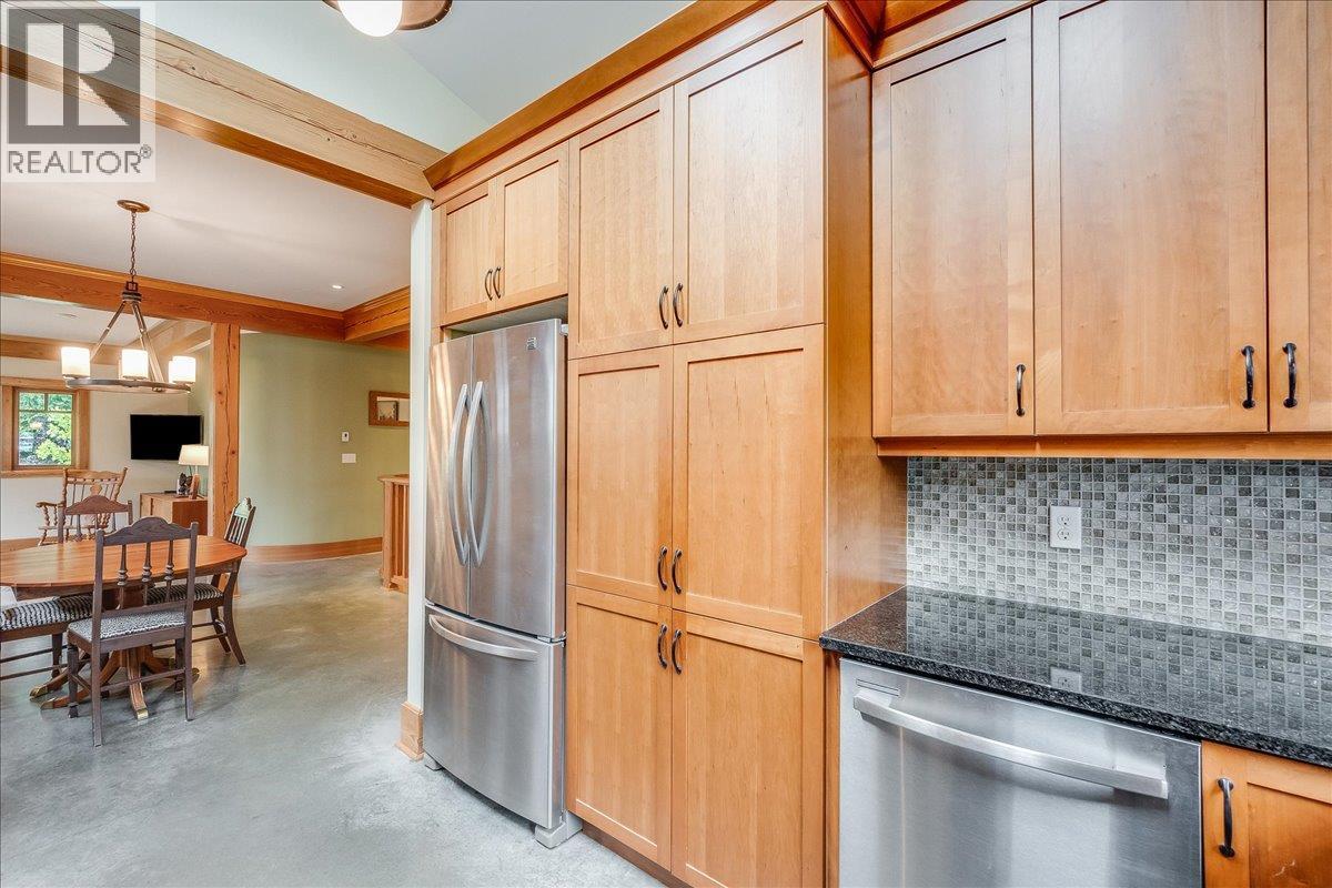 530 Foster Place, Nelson, BC - Indoor Photo Showing Other Room