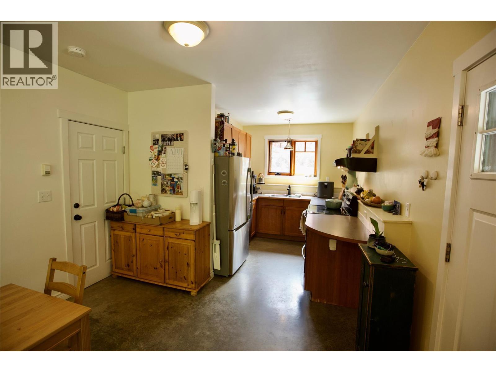 530 Foster Place, Nelson, BC - Indoor