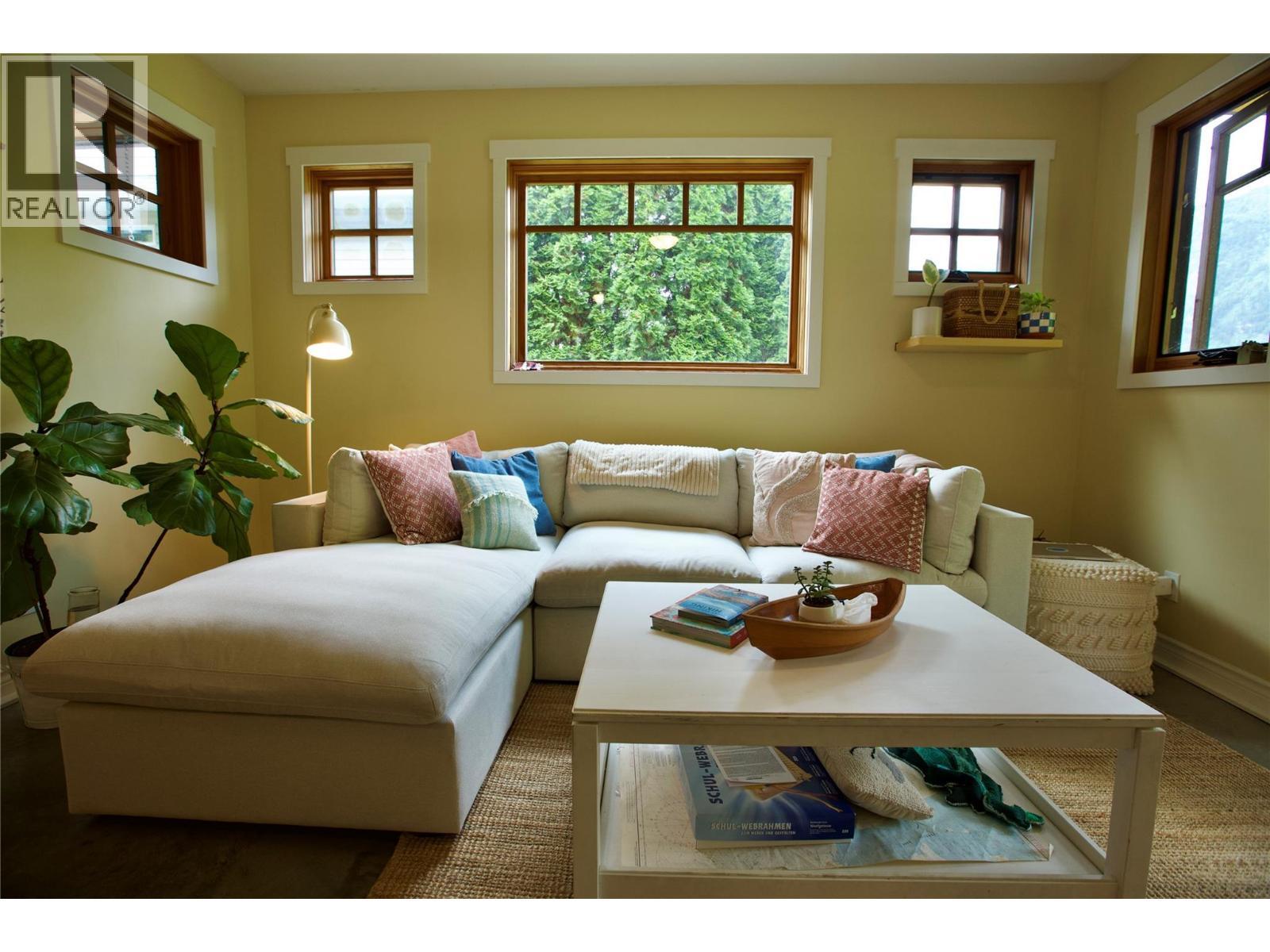 530 Foster Place, Nelson, BC - Indoor Photo Showing Other Room