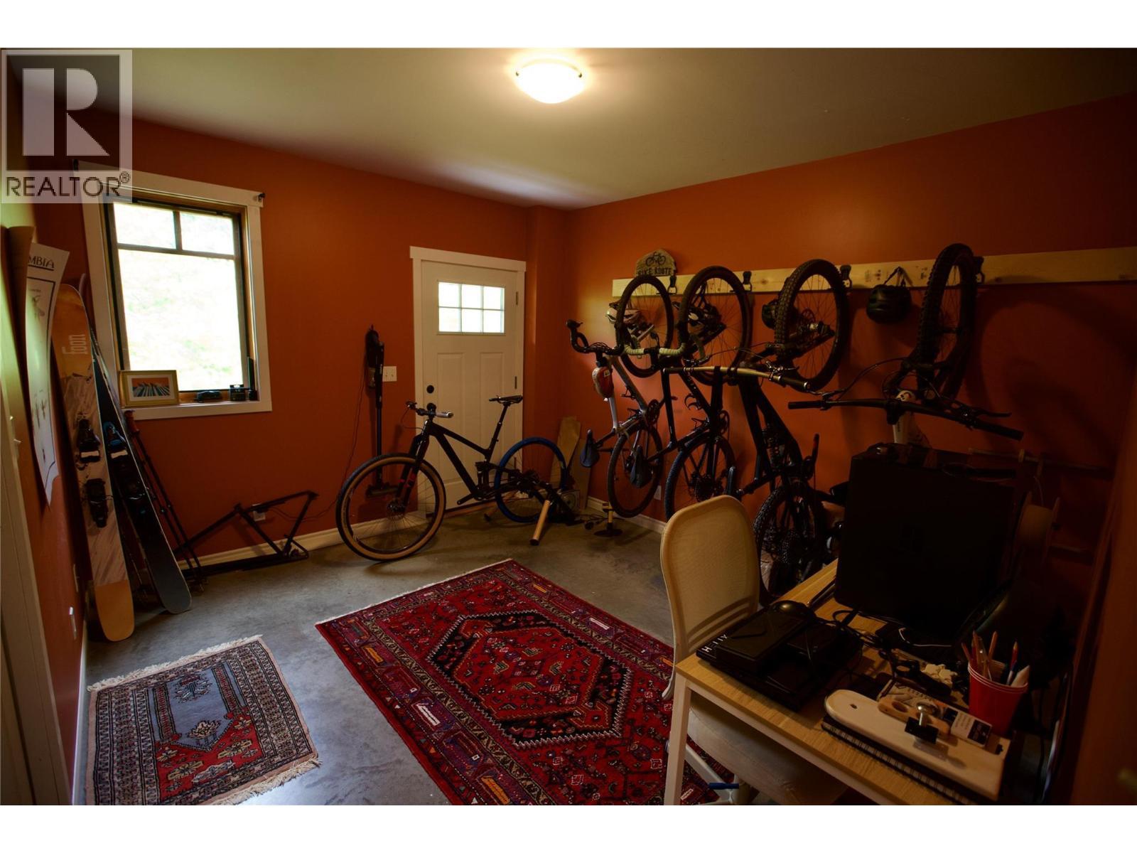 530 Foster Place, Nelson, BC - Indoor Photo Showing Other Room