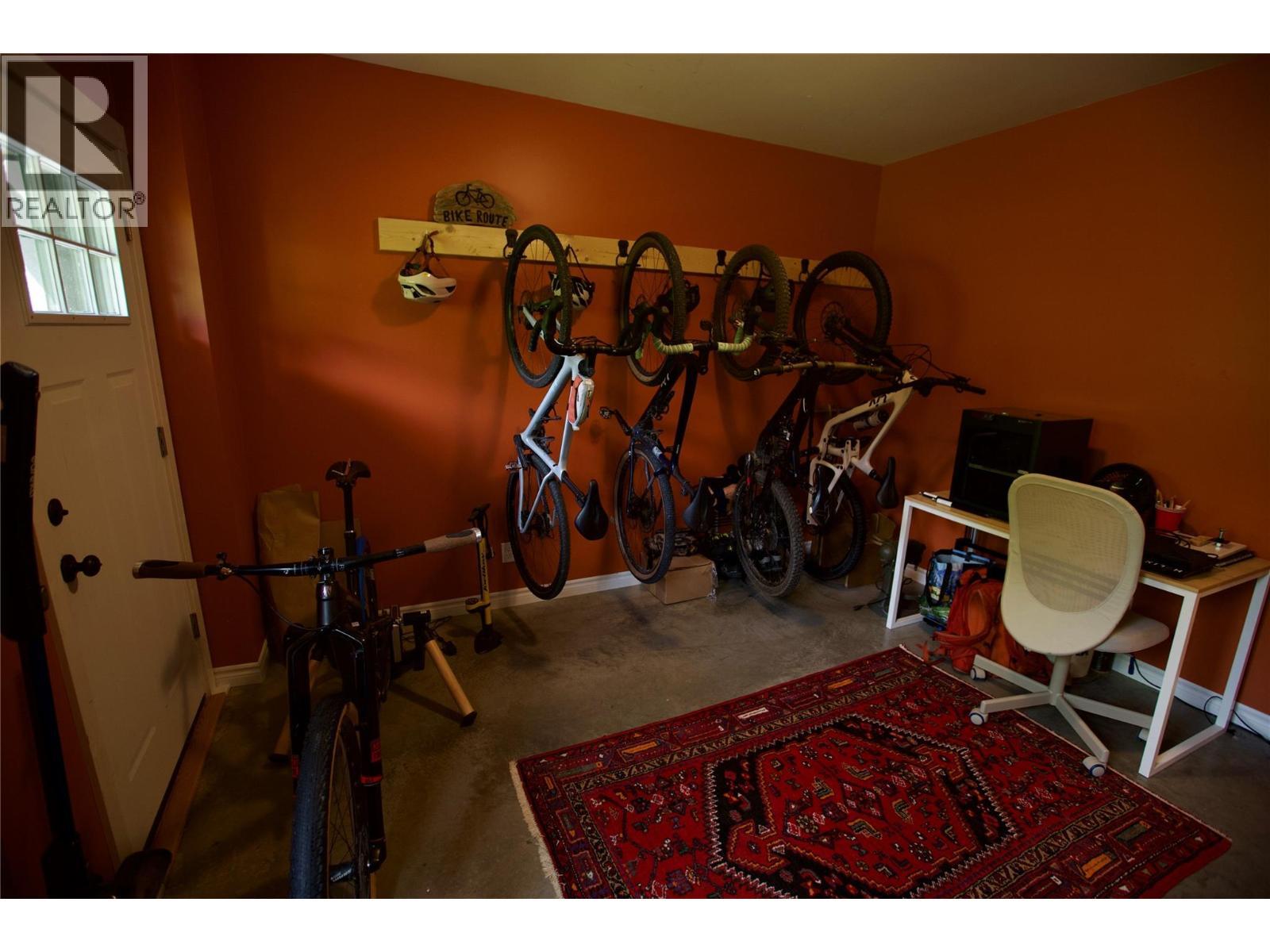 530 Foster Place, Nelson, BC - Indoor