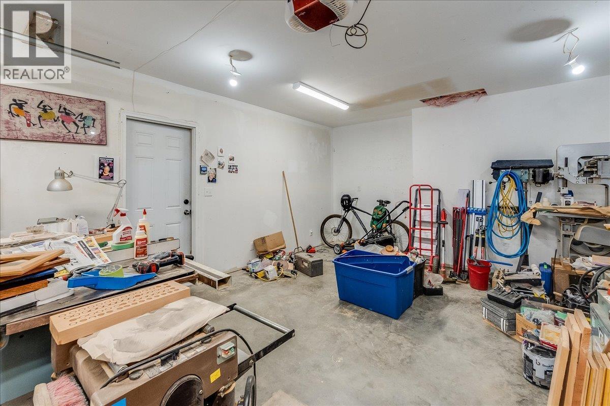 530 Foster Place, Nelson, BC - Indoor Photo Showing Other Room