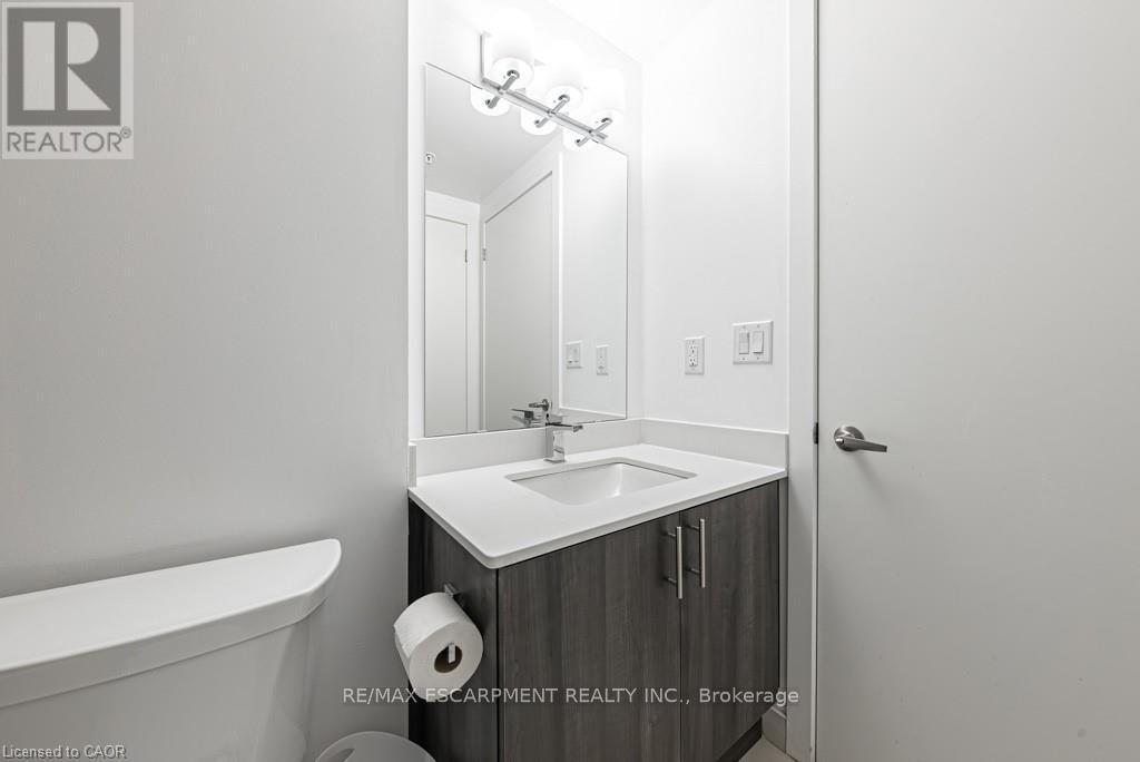 609 - 550 North Service Road, Grimsby, ON - Indoor Photo Showing Bathroom