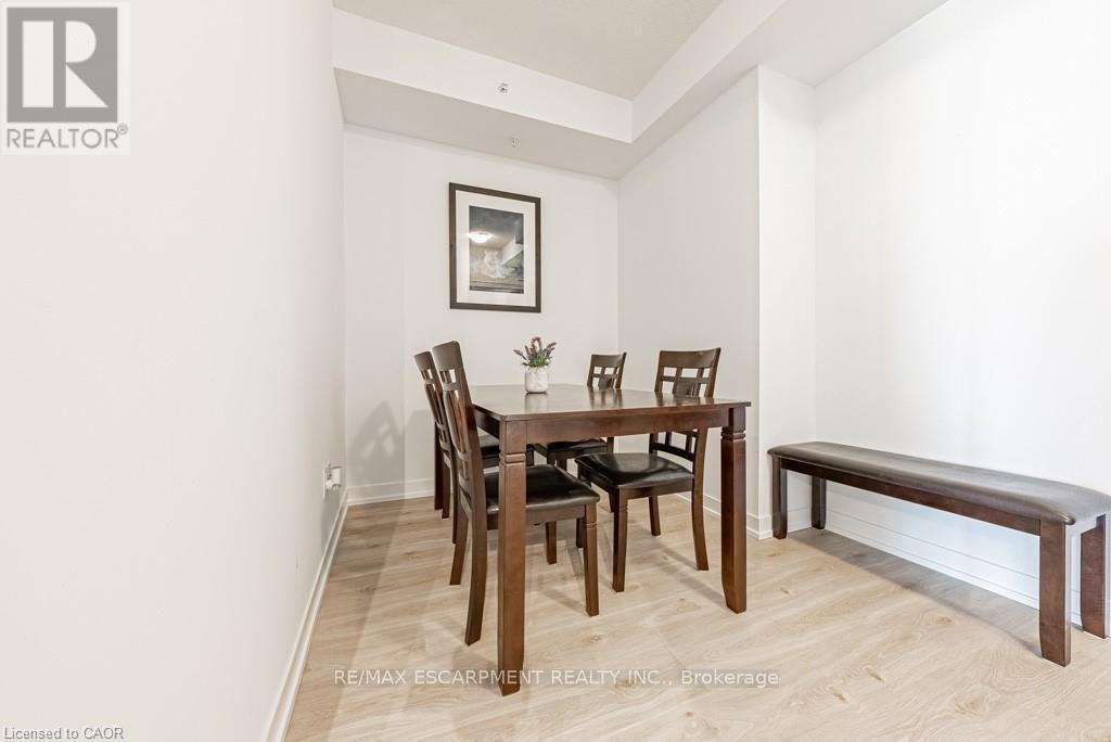 609 - 550 North Service Road, Grimsby, ON - Indoor Photo Showing Dining Room