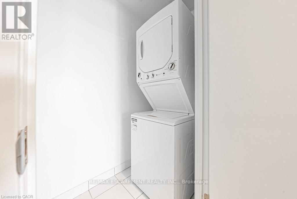 609 - 550 North Service Road, Grimsby, ON - Indoor Photo Showing Laundry Room