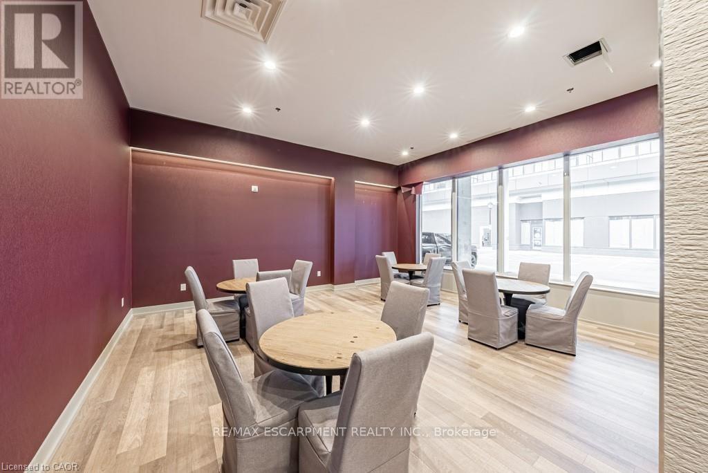609 - 550 North Service Road, Grimsby, ON - Indoor Photo Showing Dining Room