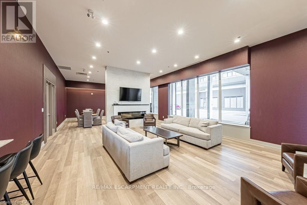 609 - 550 North Service Road, Grimsby, ON - Indoor With Fireplace