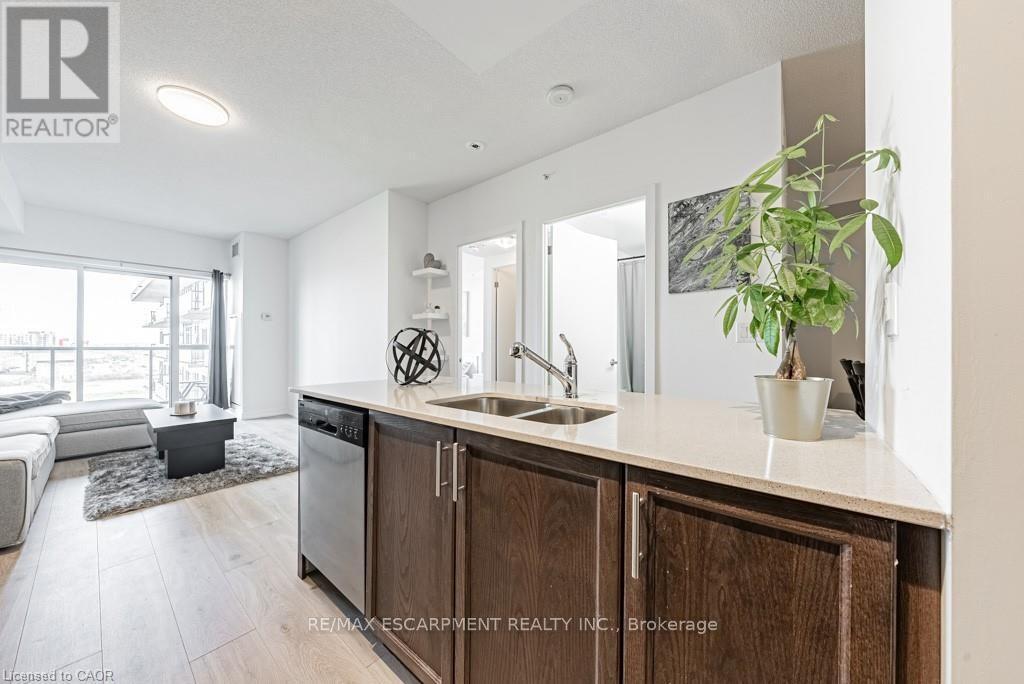 609 - 550 North Service Road, Grimsby, ON - Indoor Photo Showing Other Room