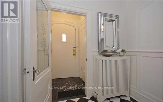 311 Chaplin Crescent, Toronto, ON - Indoor Photo Showing Other Room