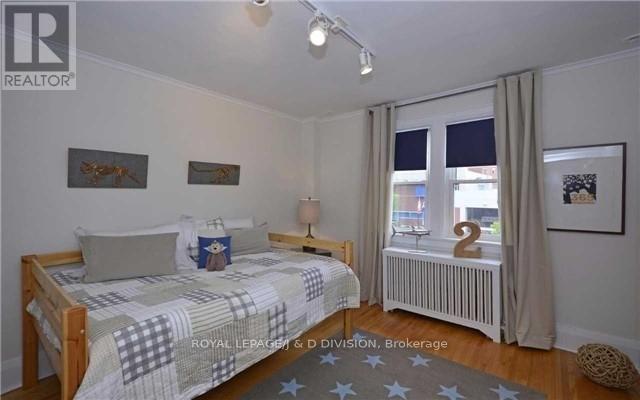 311 Chaplin Crescent, Toronto, ON - Indoor Photo Showing Bedroom