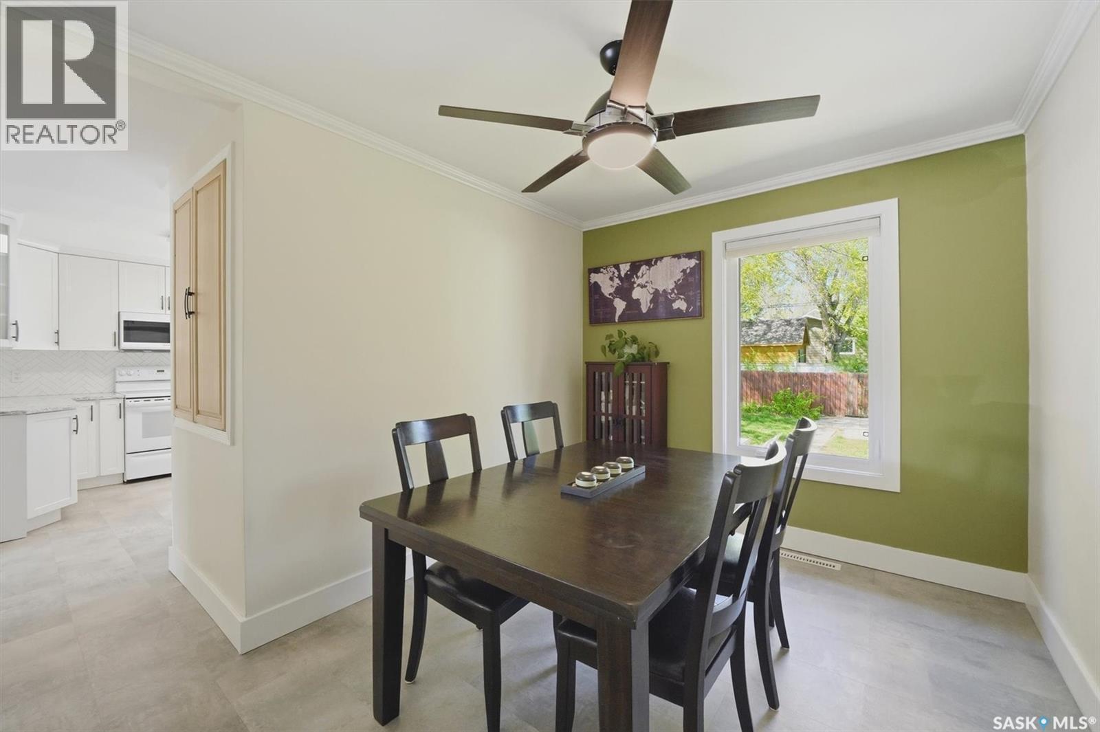403 Willow Street E, Saskatoon, SK - Indoor Photo Showing Dining Room