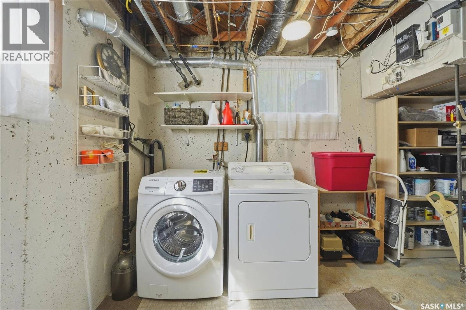 403 Willow Street E, Saskatoon, SK - Indoor Photo Showing Laundry Room