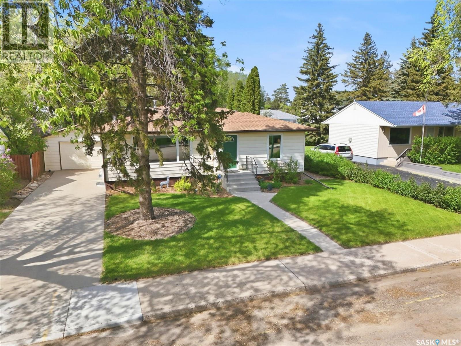 403 Willow Street E, Saskatoon, SK - Outdoor