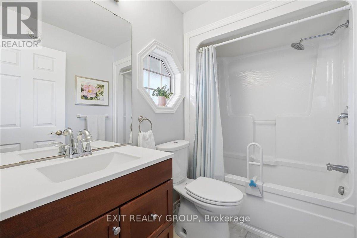 26 Lockwood Drive, Brighton, ON - Indoor Photo Showing Bathroom