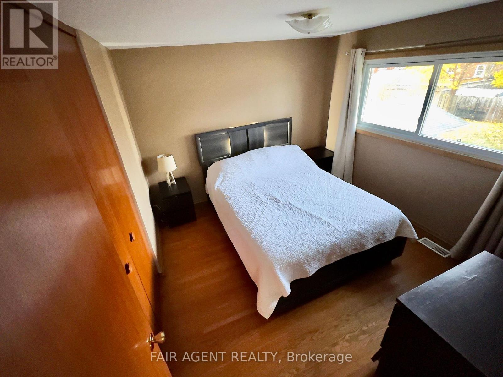 175 Fourth Avenue, Kitchener, ON - Indoor Photo Showing Bedroom