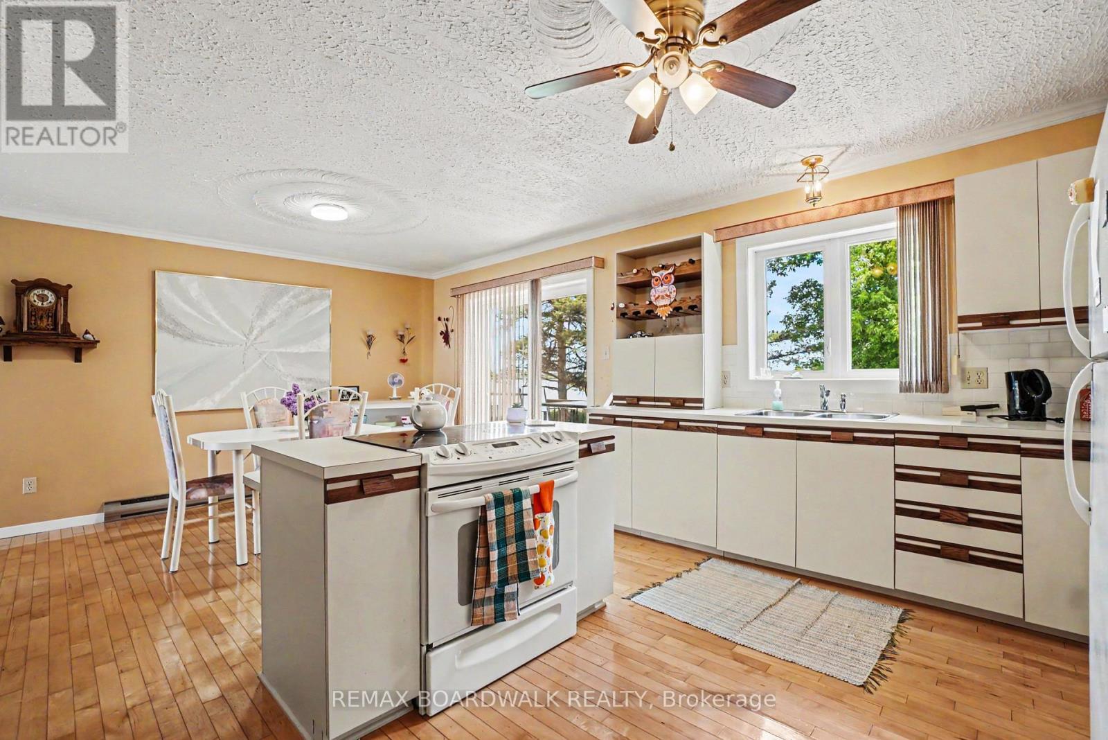 1525 Route 900 W, The Nation, ON - Indoor Photo Showing Kitchen With Double Sink