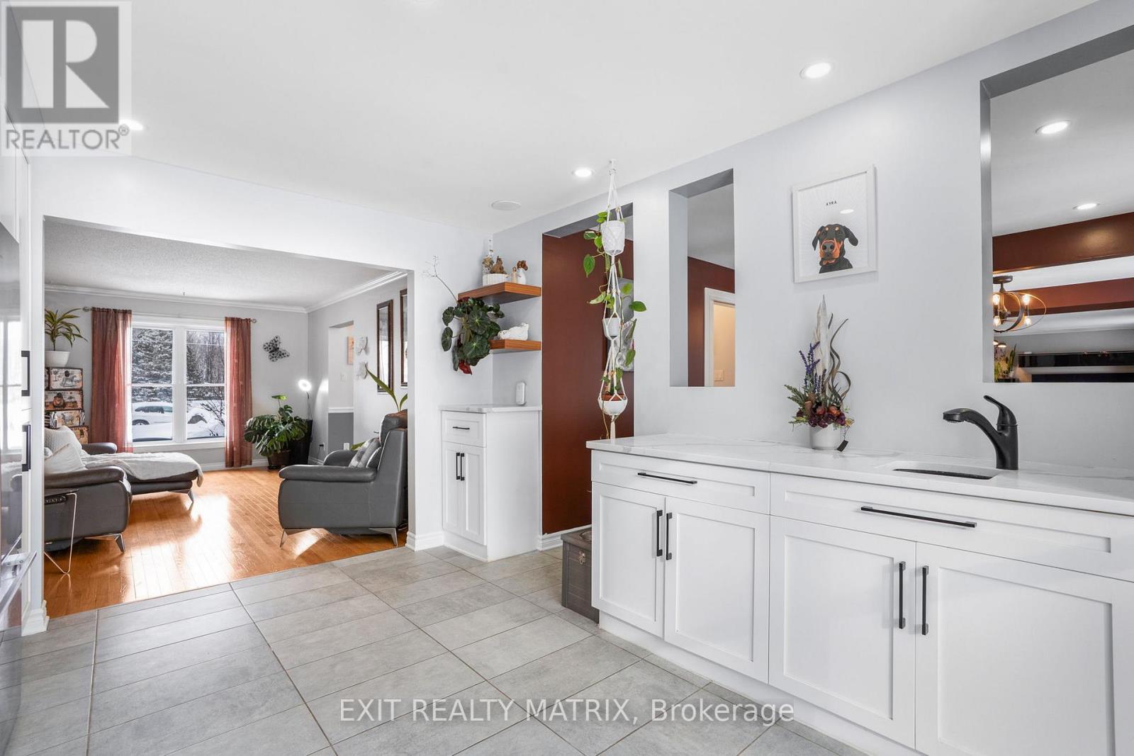 1322 Du Gouverneur Drive, Ottawa, ON - Indoor