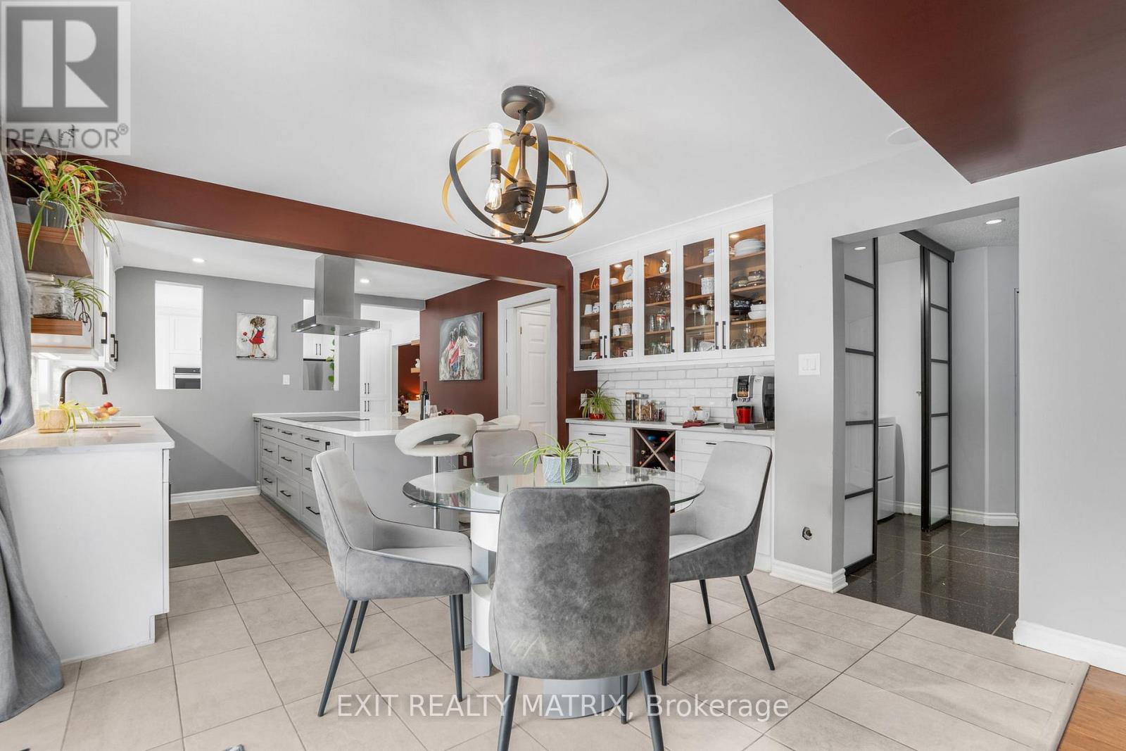 1322 Du Gouverneur Drive, Ottawa, ON - Indoor Photo Showing Dining Room
