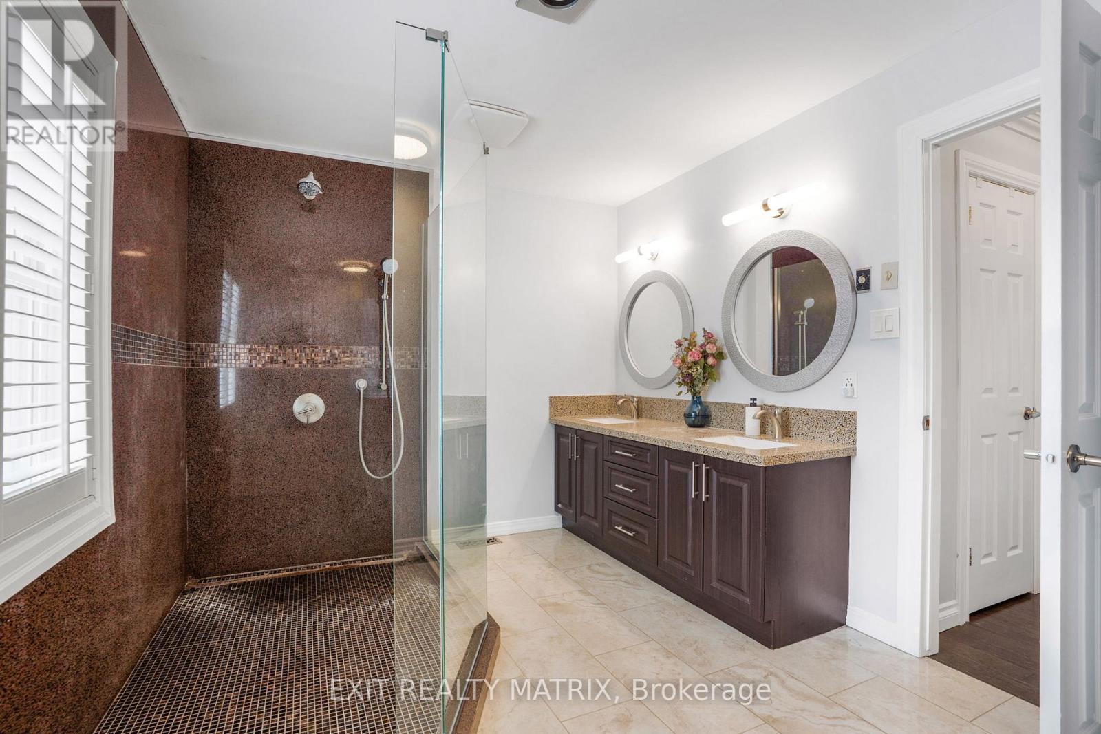 1322 Du Gouverneur Drive, Ottawa, ON - Indoor Photo Showing Bathroom