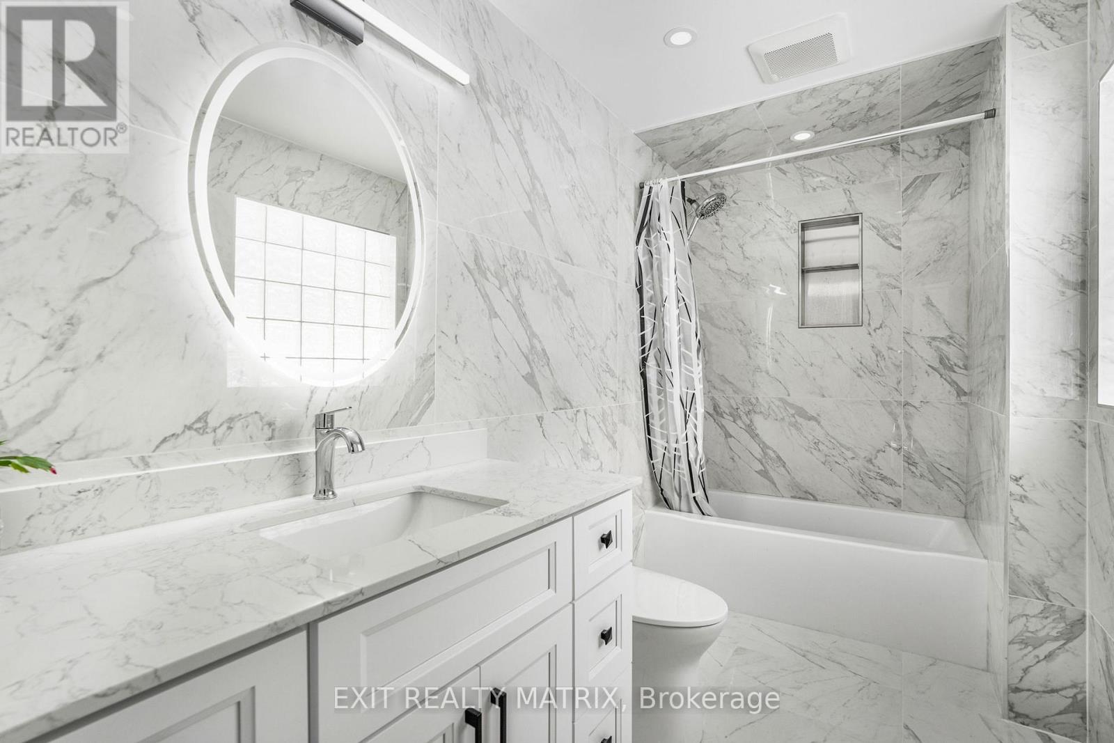 1322 Du Gouverneur Drive, Ottawa, ON - Indoor Photo Showing Bathroom