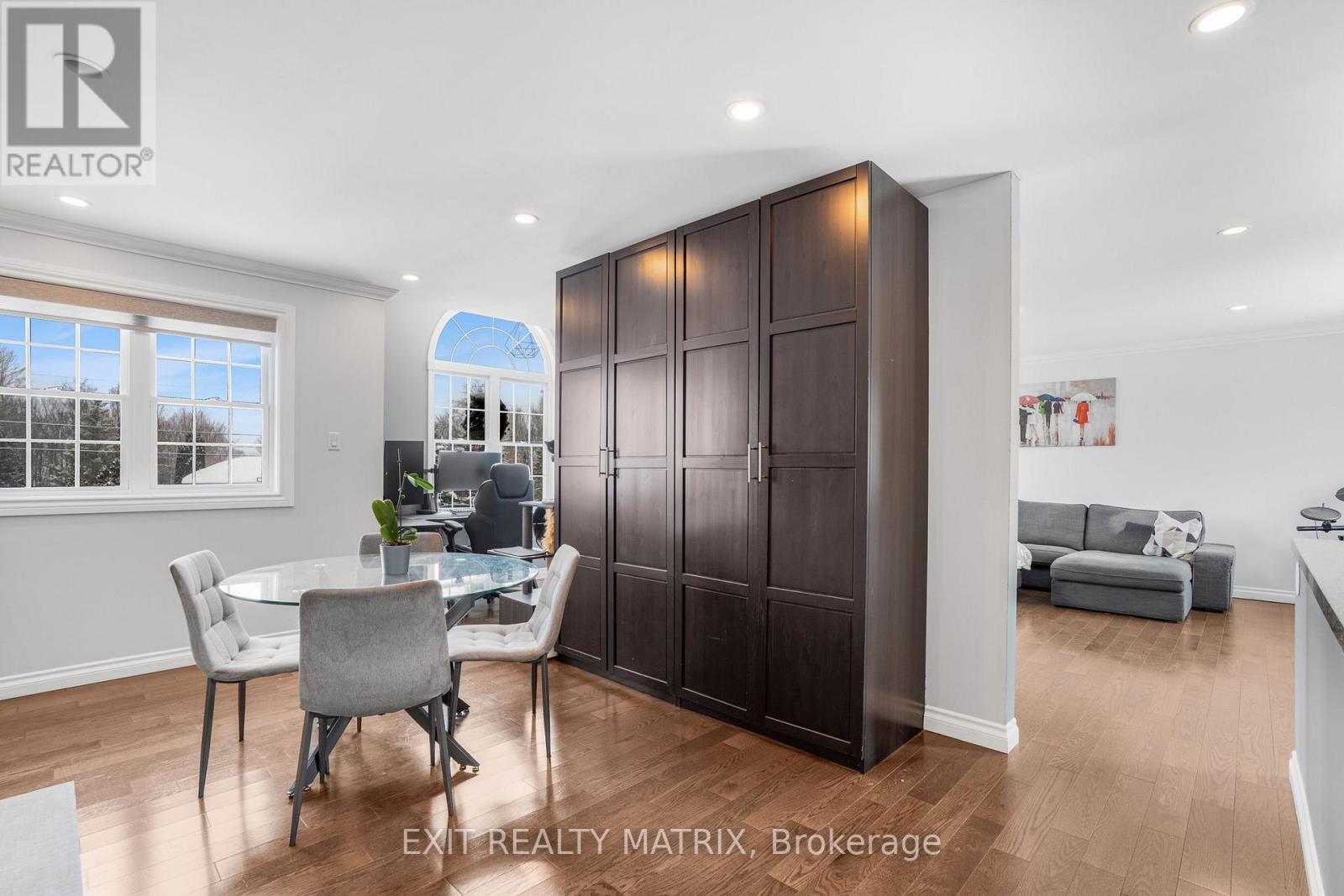 1322 Du Gouverneur Drive, Ottawa, ON - Indoor Photo Showing Dining Room