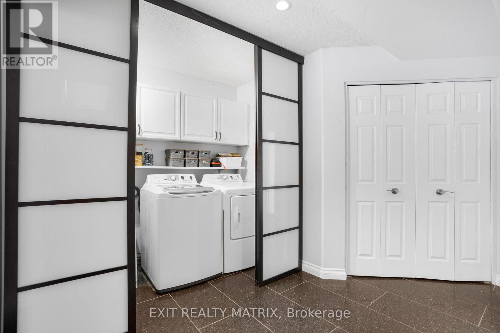1322 Du Gouverneur Drive, Ottawa, ON - Indoor Photo Showing Laundry Room