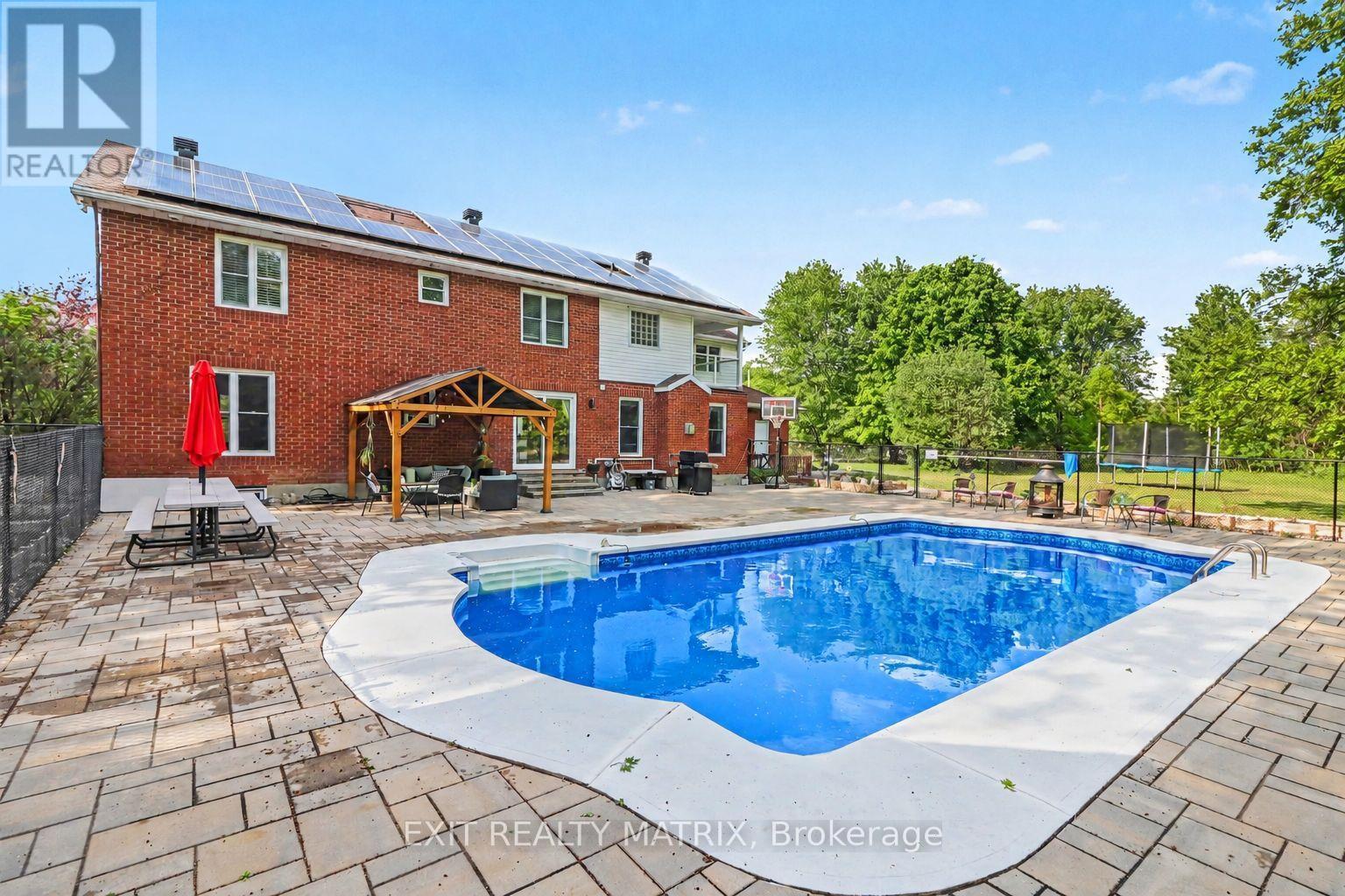 1322 Du Gouverneur Drive, Ottawa, ON - Outdoor With In Ground Pool With Deck Patio Veranda