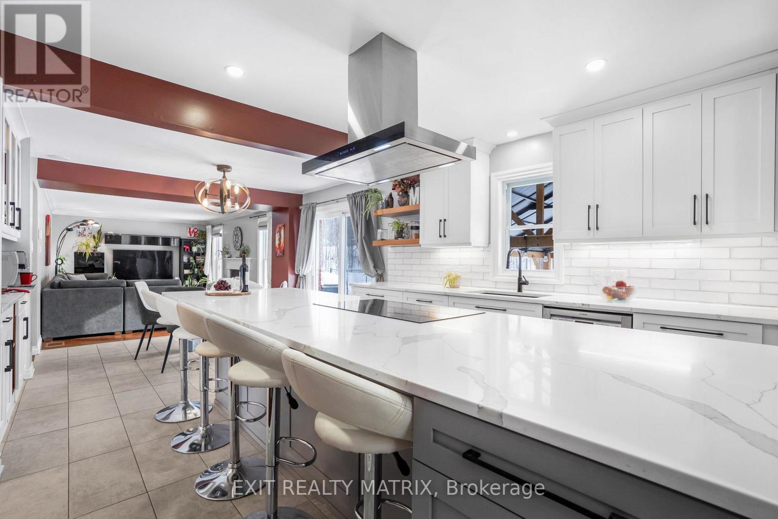 1322 Du Gouverneur Drive, Ottawa, ON - Indoor Photo Showing Kitchen With Upgraded Kitchen